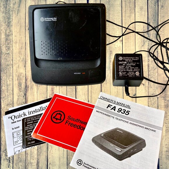 Southwestern Bell FA 935 Microcassette Telephone Answering Machine - Picture 2 of 9